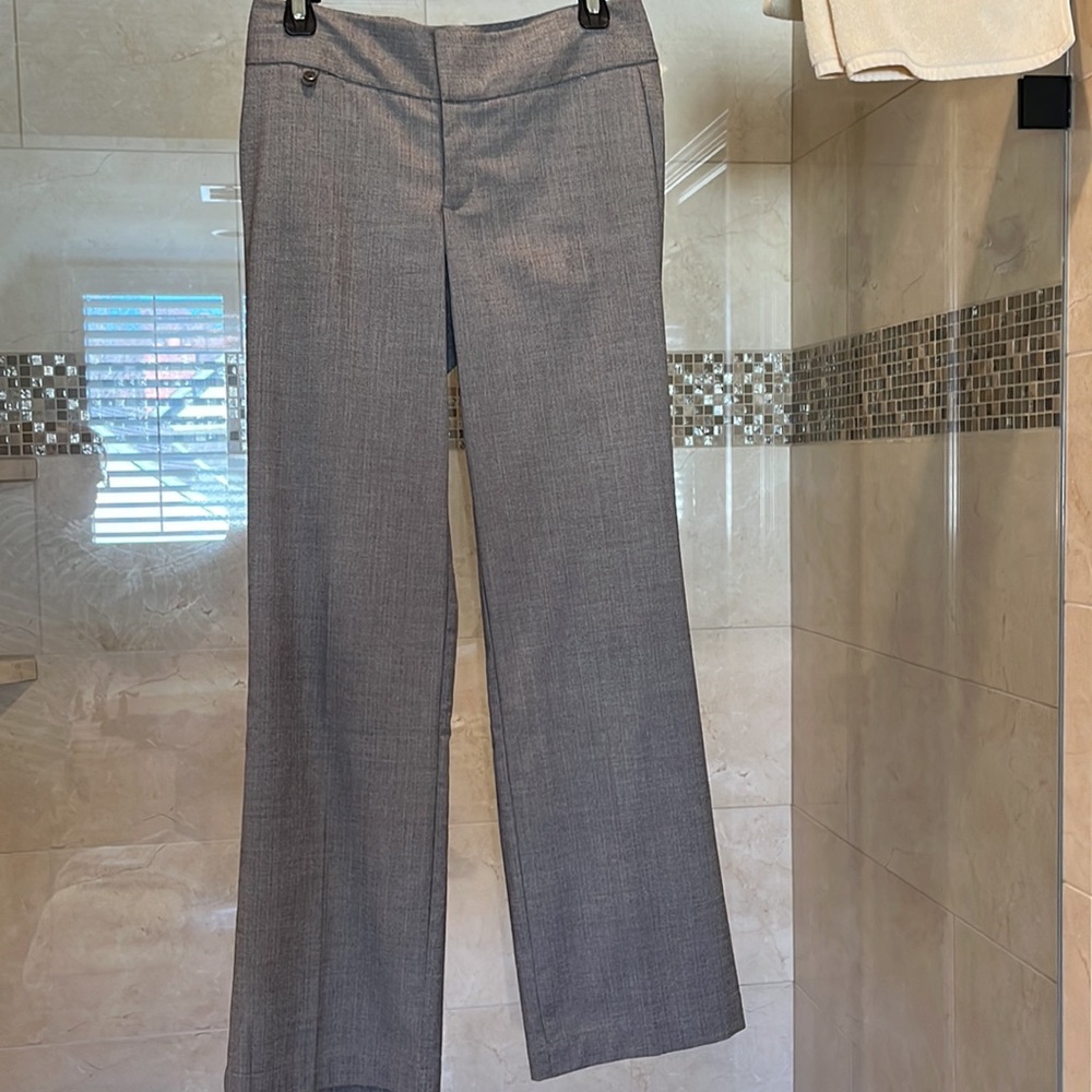 Dockers curvy mid rise slacks size 2 medium